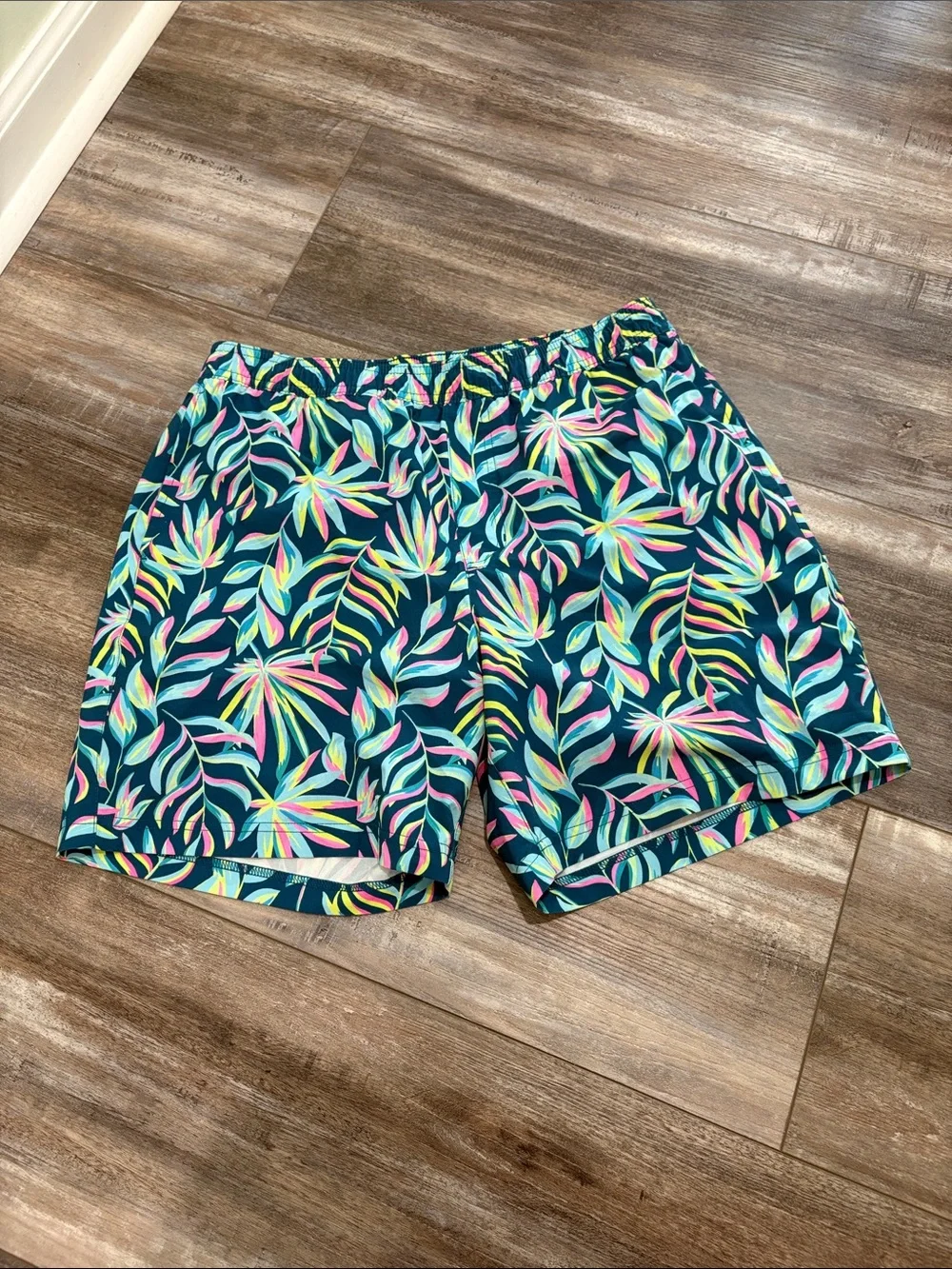Chubbies Mens Swim Trunks 5.5 Inseam 2-in-1 Liner Tropical Palm Print Large